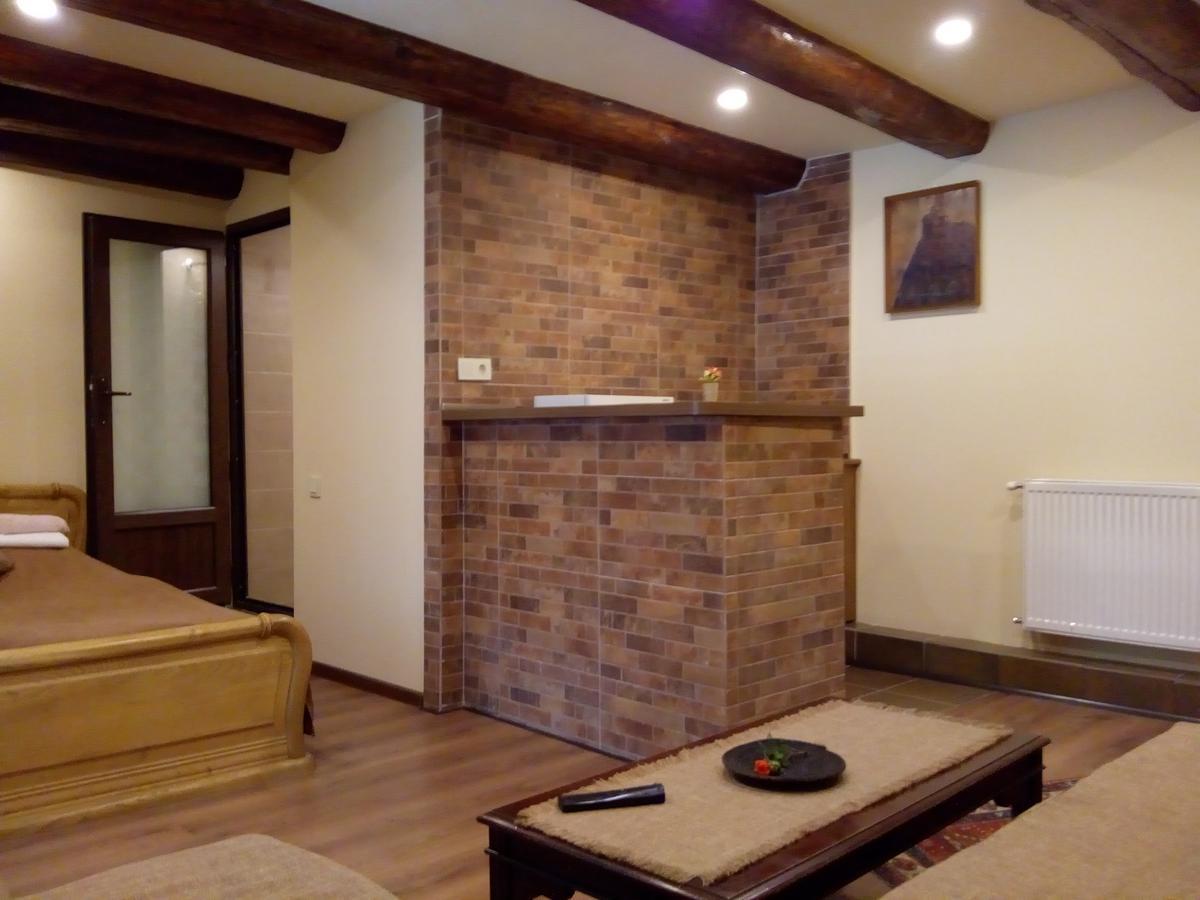 Low Budget Room With King Size Bed Tiflis Exterior foto
