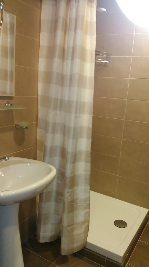 Low Budget Room With King Size Bed Tiflis Exterior foto